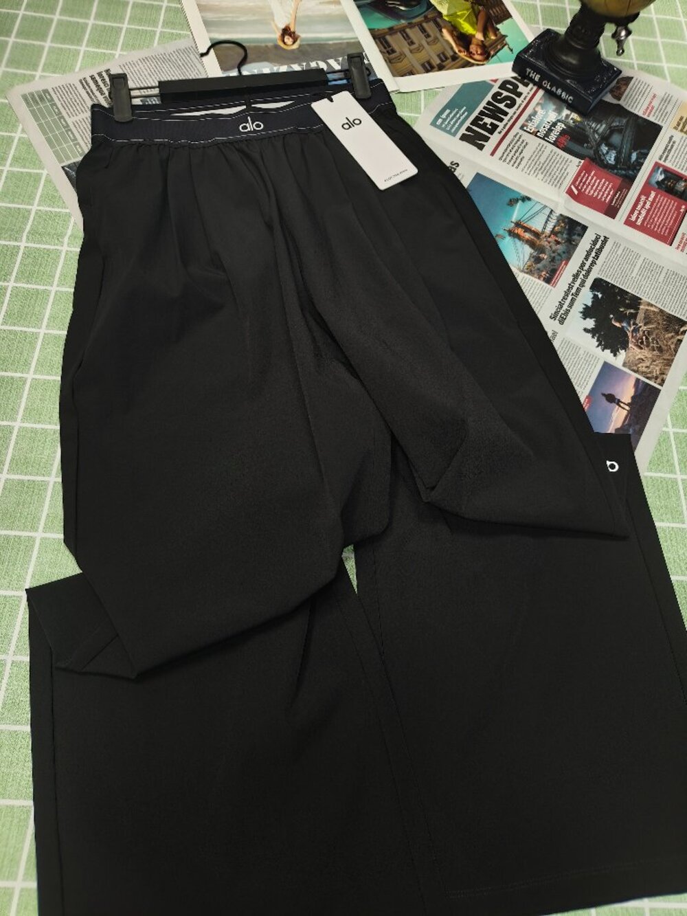 NWT Alo Yoga 30" inseam Black Straight Leg Trouser XS😎Relaxed Fit (Regular) - Picture 2 of 7